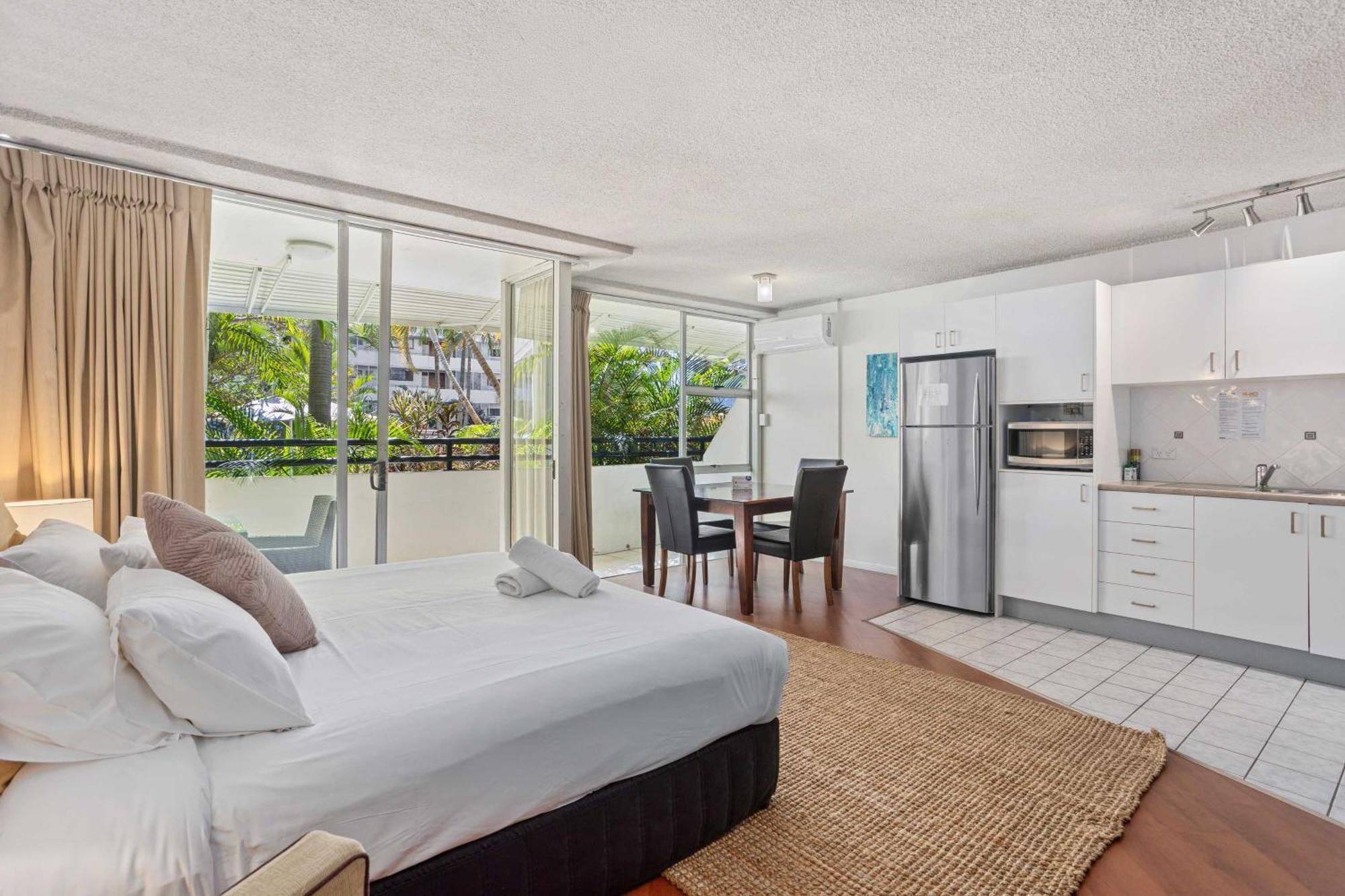 Hi Ho Beach Apartments On Broadbeach Gold Coast Extérieur photo