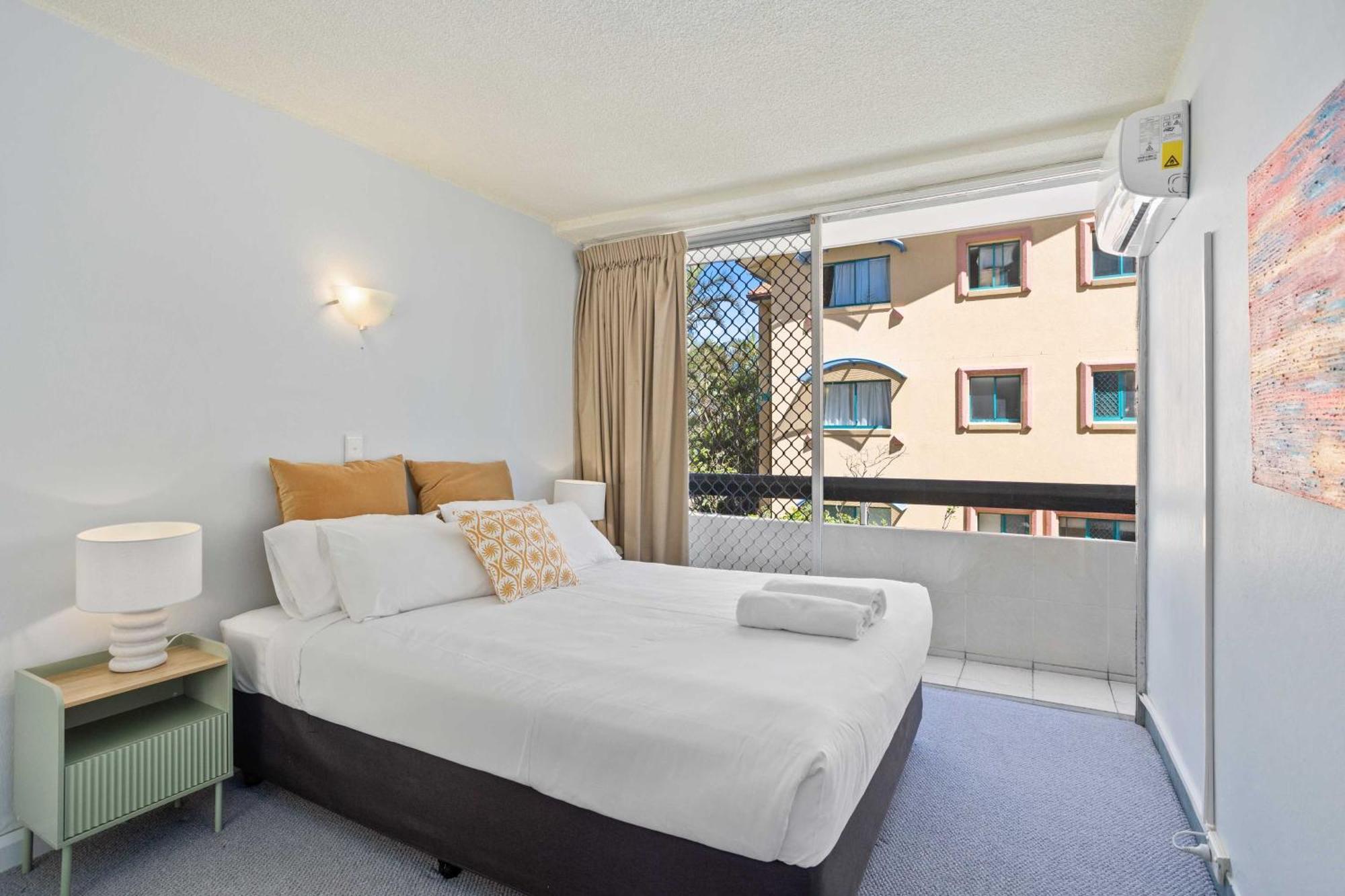 Hi Ho Beach Apartments On Broadbeach Gold Coast Extérieur photo