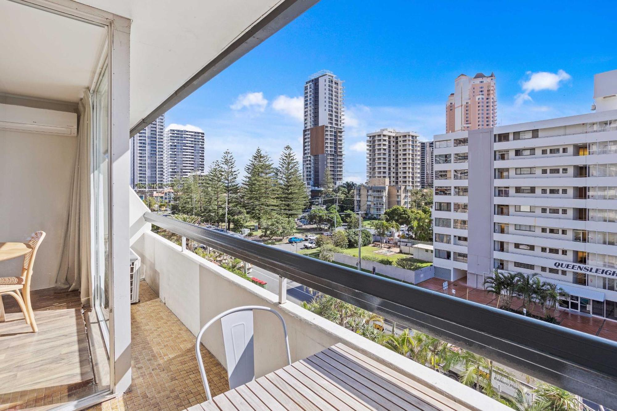 Hi Ho Beach Apartments On Broadbeach Gold Coast Extérieur photo