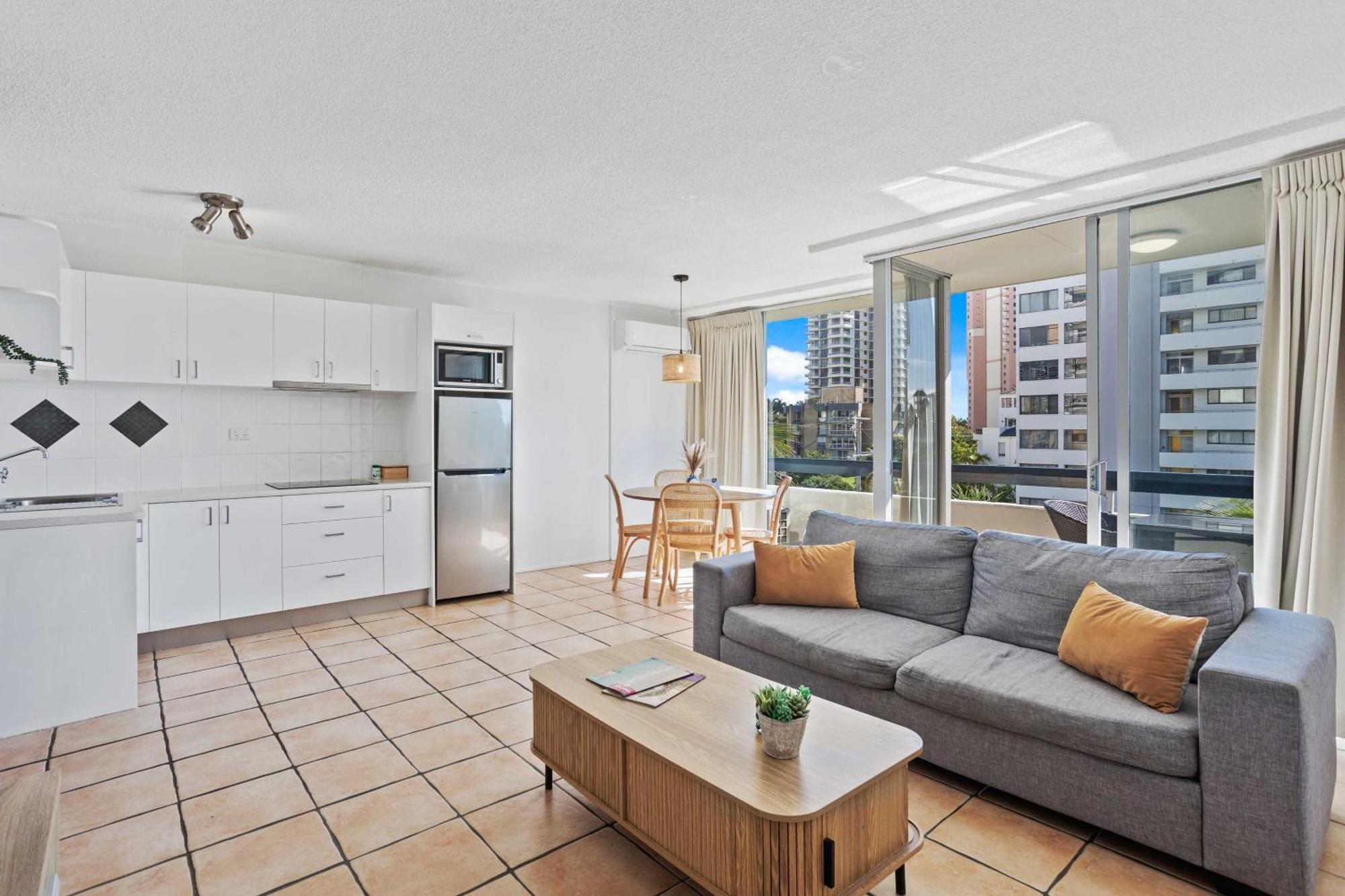 Hi Ho Beach Apartments On Broadbeach Gold Coast Extérieur photo